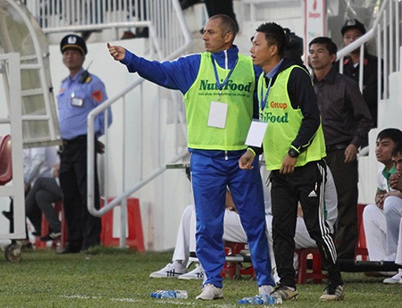 HLV Graechen Guillaume mong Công Phượng có cơ hội đá cặp với Công Vinh