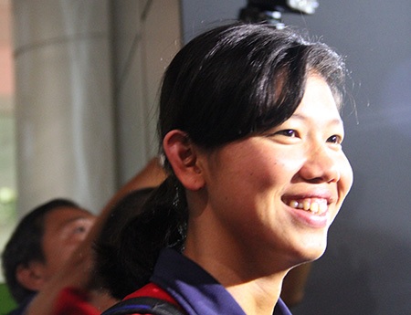 Nụ cười tươi như hoa quen thuộc của cô gái vừa khiến cả Đông Nam Á điên đảo (ảnh: Trọng Nghĩa)