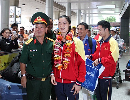 Nhà vô địch hạng cân 54kg nữ, cũng trong môn Quyền Anh Lê Thị Bằng