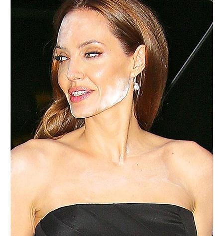 12 khoảnh khắc xấu hổ nhất của sao