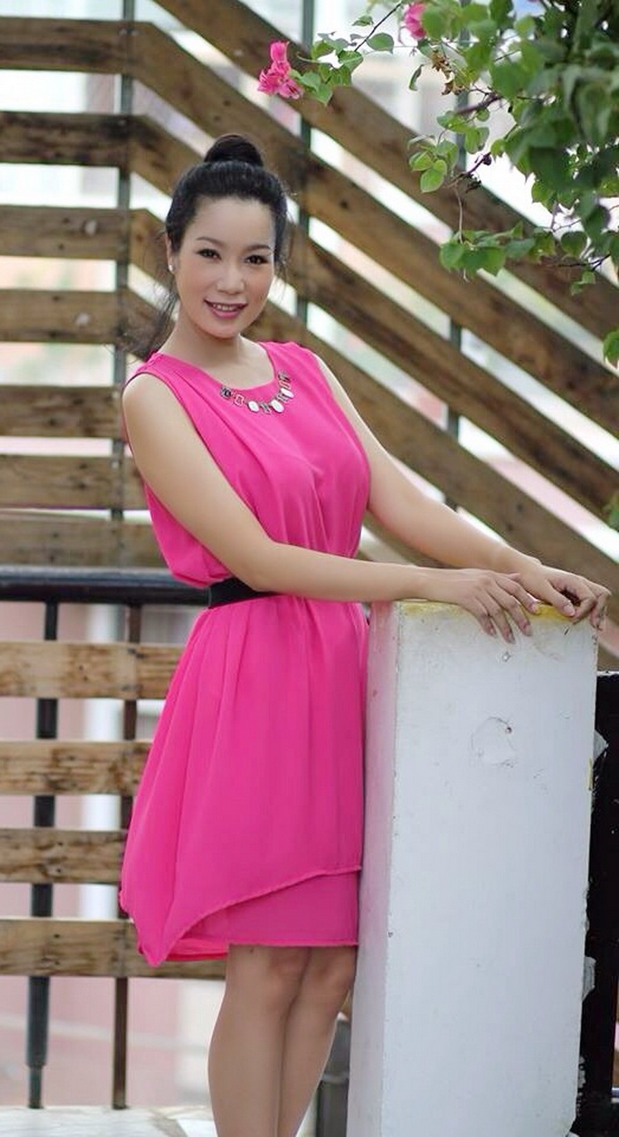 Trịnh Kim Chi bất ngờ xuất hiện với vóc dáng thon gọn chỉ trong 3 tuần sau khi sinh