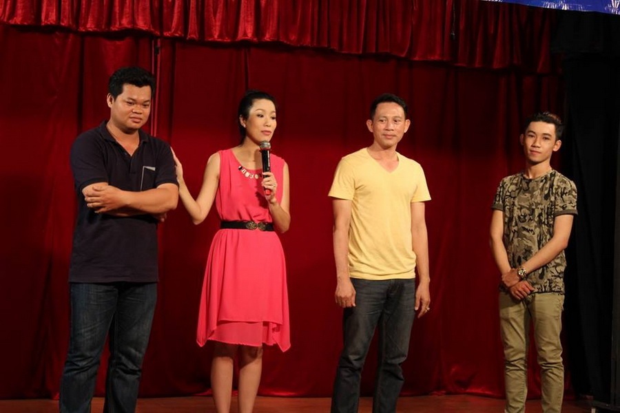 Trịnh Kim Chi bất ngờ xuất hiện với vóc dáng thon gọn chỉ trong 3 tuần sau khi sinh