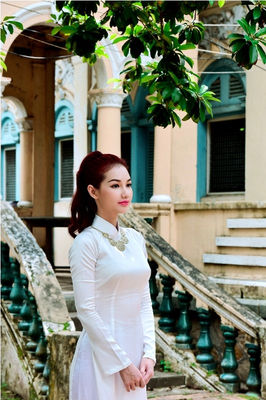 Thể hiện sự nhí nhảnh hồn nhiên, nũng nịu đầy nữ tính là sở trường của Quỳnh Chi. 