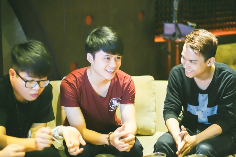 Mỹ Tâm "giải tỏa tâm lý" cho học trò trước vòng liveshow - 7 Sau đó cô sẽ đưa ra những góp ý chuyên môn trong việc chọn bài của học trò.