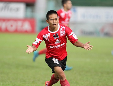 Thanh Hải lập cú đúp... (ảnh: Nguyễn Đình)