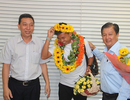 Và vòng tay của lãnh đạo ngành TDTT địa phương, đơn vị chủ quản