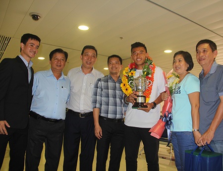 Hoàng Nam cùng gia đình