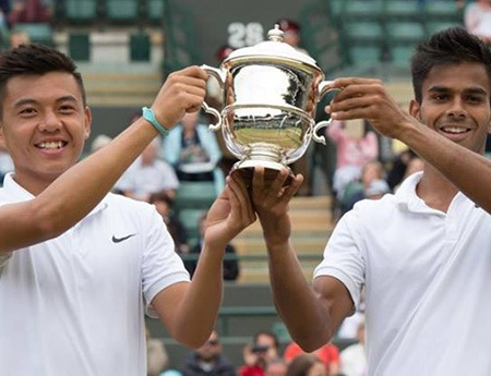 Lý Hoàng Nam trái cũng bất ngờ với thành tích vô địch đôi nam trẻ Wimbledon