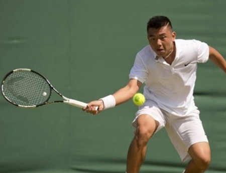 Lý Hoàng Nam bất ngờ vô địch đôi nam trẻ Wimbledon 2015, khi đứng cặp với tay vợt Ấn Độ Sumit Nagal