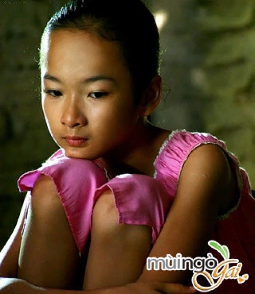 Hành trình trở lại “gái ngoan” của Angela Phương Trinh - 1 Angela Phương Trinh khi 10 tuổi với vai diễn trong Mùi ngò gai