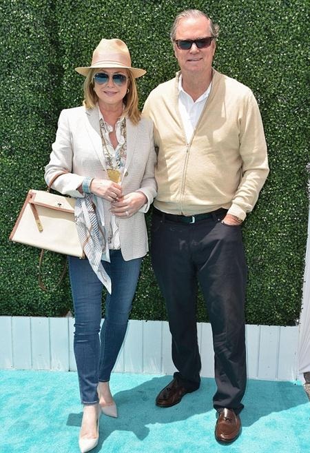 Hai vị phụ huynh rất hài lòng về “sự lựa chọn mới nhất của con mình”