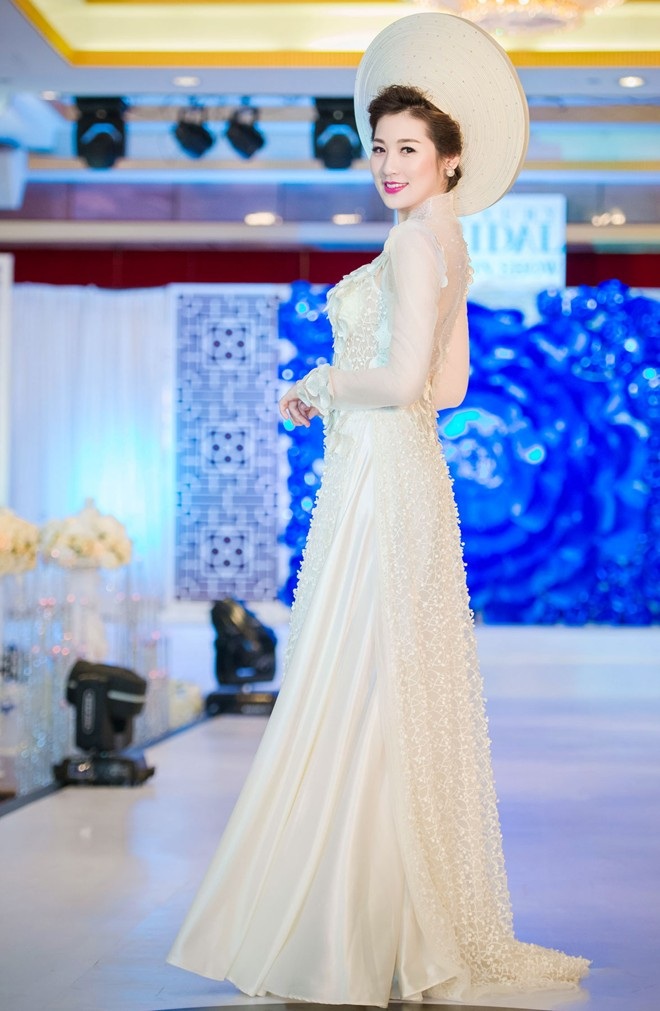 Top 10 sao Việt mặc đẹp tuần qua - 8 Tú Anh