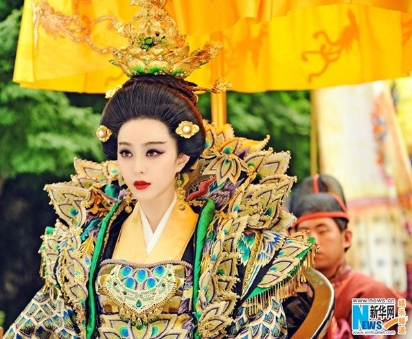 Diễn viên phim Hoàn châu cách cách giờ ra sao? - 4 …và cũng rất nổi tiếng với dự án phim truyền hình Võ Mị Nương