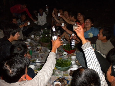 Dã ngoại rừng Nga cùng... thịt nướng - 3 Dã ngoại rừng Nga cùng... thịt nướng - 3