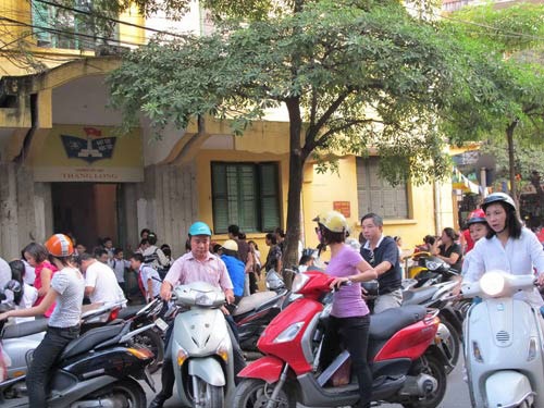 Đổi giờ học, giờ làm ở Hà Nội: Phương án 1 hợp lý - 1 Đổi giờ học, giờ làm ở Hà Nội: Phương án 1 hợp lý - 1