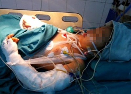 Nước mắt thương yêu gửi bé Ngọc Bích - 1 Nước mắt thương yêu gửi bé Ngọc Bích - 1