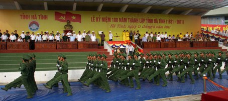 Bài thơ tặng quê hương Hà Tĩnh tròn 180 tuổi - 2 Bài thơ tặng quê hương Hà Tĩnh tròn 180 tuổi - 2