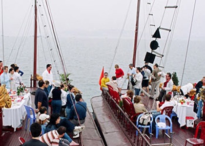 Ôi! Bất ngờ Hạ Long… - 2