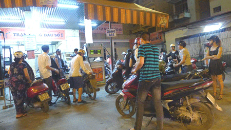 "Chỉ mong xăng dầu bán đúng giá!" - 2 Chỉ mong xăng dầu bán đúng giá!