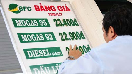 Cần những câu trả lời cho loạt câu hỏi về tăng giá xăng dầu - 1 Cần những câu trả lời cho loạt câu hỏi về tăng giá xăng dầu