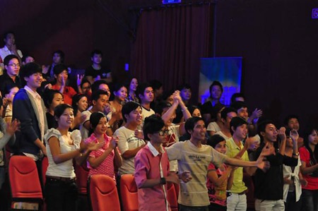 “Thầy giáo hát” chinh phục khán giả Vietnam’s Got Talent - 3 “Thầy giáo hát” chinh phục khán giả Vietnam’s Got Talent