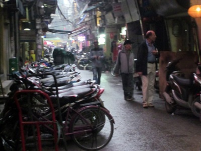 Hà Nội cần giảm 1/3 số ôtô, xe máy… để đường thông, hè thoáng