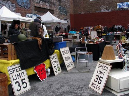 Chợ Trời và những nỗi niềm “kẻ chợ” - 3 Một khu chợ trời ở Ney York, Mỹ (ảnh: photos.igougo.com)