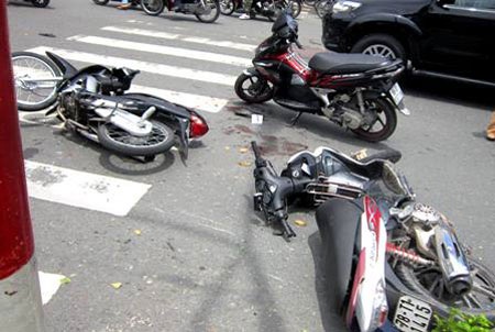 Để các "Lục Vân Tiên" thời nay không đơn độc - 1 Hiện trường nơi xảy ra cuộc vật lộn giữa tên cướp và nạn nhân (ảnh: Trung Kiên)