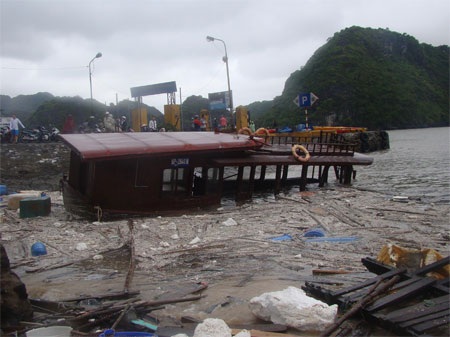 Tiếp sóng tình người qua mưa bão