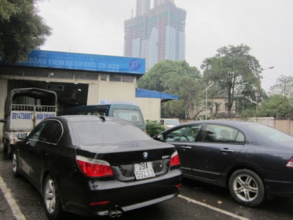 Hành trình đau khổ với chiếc xe một tiền gà, ba tiền thóc