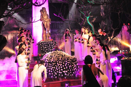 Bản hùng ca Hà Nội và thế hệ "tuổi trẻ đã đi qua chiến tranh"... - 2 Bản hùng ca Hà Nội trong trái tim ta…