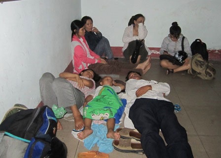 Kịch bản săn vé tàu Tết: Bổn cũ soạn lại vẫn thời sự - 3 ... Mà vẫn y nguyên