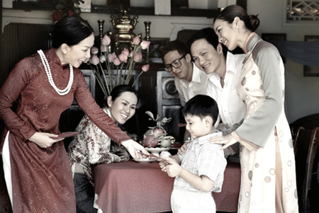 Những gam màu cuộc sống qua Tết xưa, Tết nay - 2 Mừng tuổi cho bé nào (ảnh minh họa, theo: giaitri.tinmoi.vn)
