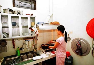 Giúp việc nhà 'đắt giá' ngày Tết - 2 Để giữ chân người giúp việc, nhiều người phải bấm bụng để chi tiền thưởng (ảnh minh họa)