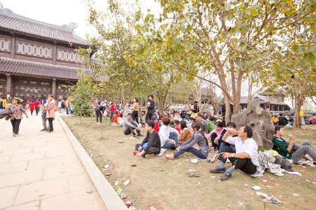 Ăn uống rồi xả rác bừa bãi