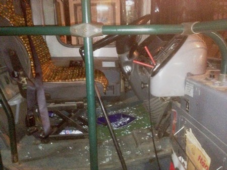 Hiện trường vụ hành hung trên xe bus tối 3/6 (ảnh theo: Quỳnh Anh)