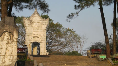 Xúc cảm Trường Sơn - 3 Đài tưởng niệm