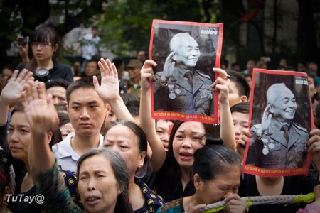 Đại Tướng muôn năm !