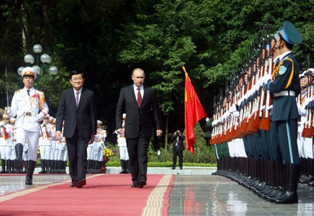 Nga - Việt Nam: Song hành tới những chân trời hợp tác mới - 3 Lễ đón chính thức Tổng thống Nga Putin tại Phủ Chủ tịch (ảnh: Quang Phong)