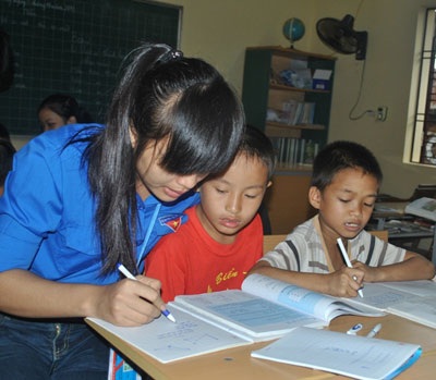 Đa số trò bị thiểu năng trí tuệ nên việc tiếp thu kiến thức vô cùng khó khăn