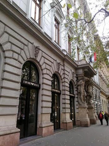 Budapest: Tình yêu từ cái nhìn đầu tiên - 4 Ga tàu điện ngầm Budapest cổ thứ nhì thế giới (sau London)