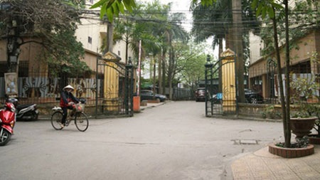 Thu hồi nhà công vụ: Nỗi niềm quan chức nghỉ hưu - 1 Khu nhà công vụ Hoàng Cầu (ảnh: Tiền Phong)