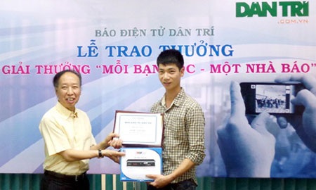 Tiếng nói nhân dân qua “Mỗi bạn đọc – Một nhà báo” - 6 Tác giả Đỗ Duy Thức nhận giải Nhì Video (chùm ảnh của Quang Phong)