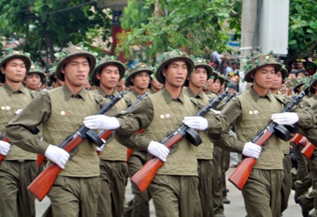 Âm vang thiên sử Vàng tháng Năm lịch sử - 1 Hình ảnh từ lễ diễu binh kỷ niệm 60 năm chiến thắng Điện Biên (ảnh: Quang Phong)