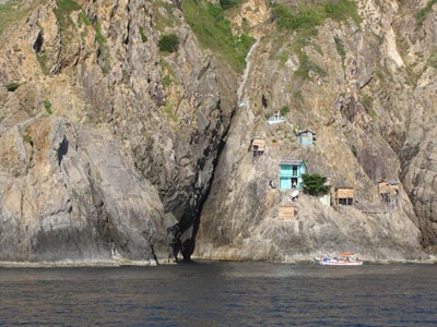 Tổ ấm của những người làm nghề “sào chĩa” - 1 Tổ ấm của những người làm nghề “sào chĩa”