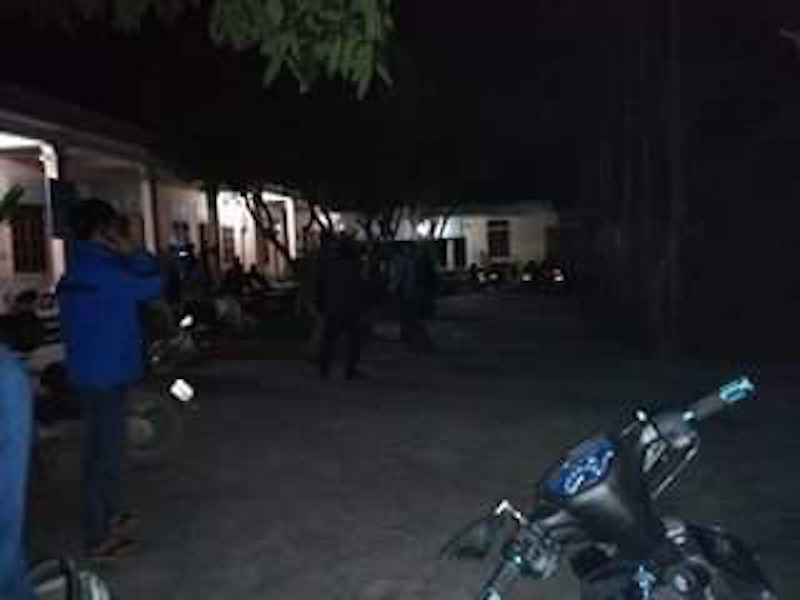 Đi ăn cưới về, nam thanh niên tử vong tại nhà bạn - 1 Người nhà nạn nhân đang chờ cơ quan chức năng điều tra nguyên nhân cái chết của anh H.