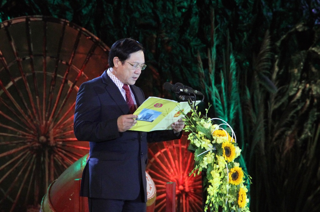 Ông Lê Minh Thông - PCT UBND tỉnh Nghệ An phát biểu tại lễ hội.