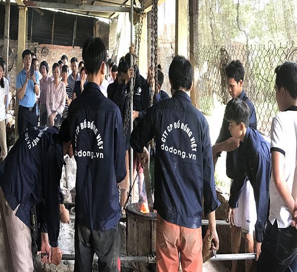 Những tuyệt tác tạo nên từ bàn tay nghệ nhân đồ đồng Việt - 7 Những tuyệt tác tạo nên từ bàn tay nghệ nhân đồ đồng Việt - 7