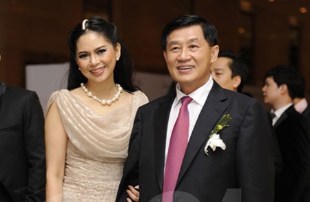 Đại gia nội ra tay cứu "ông lớn" Nhà nước  - 2 Vợ chồng doanh nhân Jonathan Hạnh Nguyễn
