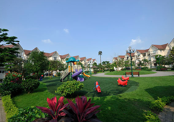 Công viên rực rỡ sắc hoa tại Vinhomes Riverside